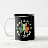Half Gaelic Half Knolic Irish Italian St Patricks Zweifarbige Tasse (Links)