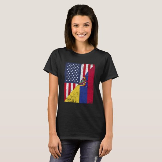 Half USA Flag Half Ecuador Flag American Ecuadoria T-Shirt (Vorne ganz)