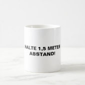 Hälfte 1,5 Meter Precaution in deutscher Sprache Kaffeetasse (Mittel)