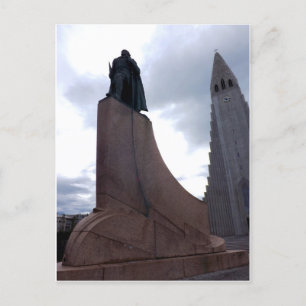 Hallgrímskirkja und Statue von Leifur Eiríksson Postkarte