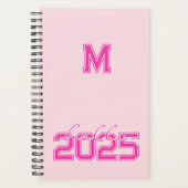 Hallo 2025 Monogramed Pink Planer (Vorderseite)