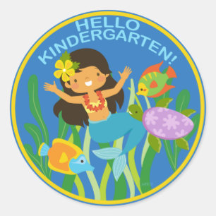 Hallo Kindergarten! Little Girl Mermaid und Fisch Runder Aufkleber