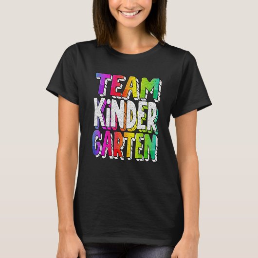 Hallo Kindergarten Team Kinder Zurück zur Krawatte T-Shirt (Vorderseite)