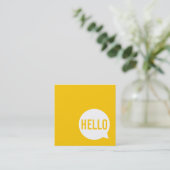 Hallo  | Lässige, moderne White & Yellow Speedblas Quadratische Visitenkarte (Stehend Vorderseite)