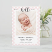 Hallo Pink Gingham Birth Ankündigung Foto-Karte (Stehend Vorderseite)