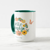Hallo Pumpkin Fall Wildblumen Butterfly Wreath Tasse (Vorderseite Links)