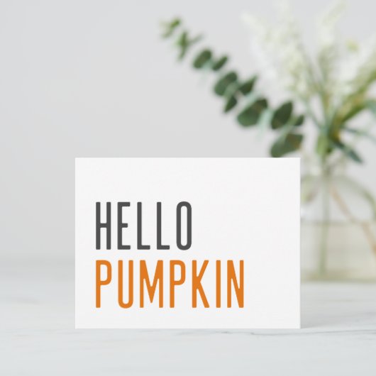 Hallo Pumpkin | Minimalistische Moderne Halloween Postkarte (Stehend Vorderseite)