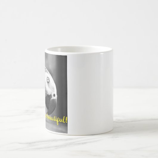 Hallo schön - Ein grauer Papagei. Kaffeetasse (Mittel)