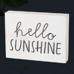 Hallo Sonnenschein Schwarz und Weiß Holzkisten Schild<br><div class="desc">Diese moderne "hallo sonne" Holzwandkunst besticht durch feinen, stilisierten Text auf einer weißen Holzkiste. Ideal für moderne Bauernhäuser, ist dieses süße Schild ideal für die Eingangwand oder Tischplatte, um Ihre Gäste zu begrüßen! Oder hängen Sie es in einem Kinderzimmer oder auf einem Flur, um Ihre Kinder zu grüßen und als...</div>