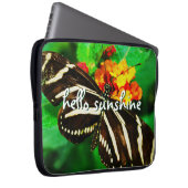 Hallo Sunshine Script Schwarz-weiß Stripe Butterfl Laptopschutzhülle (Vorne Rechts)