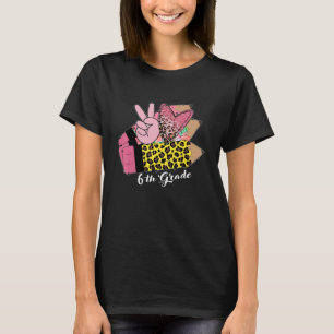 Hallo Team 6. Klasse Süßer Bleistift-Lehrer Zurück T-Shirt
