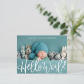 Hallo Welt! Modernes, spielerisches Script Baby Bi Ankündigungspostkarte (Stehend Vorderseite)