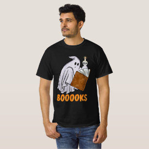 Halloween 2024: T Shirt eines Geistes in einem Buc