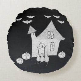 Halloween-Abend mit Spuk Haus, Fledermäusen, Kürbi Rundes Kissen