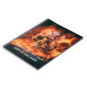 Halloween Activity Book. Flaming skull in space Notizblock (Linke Seite)