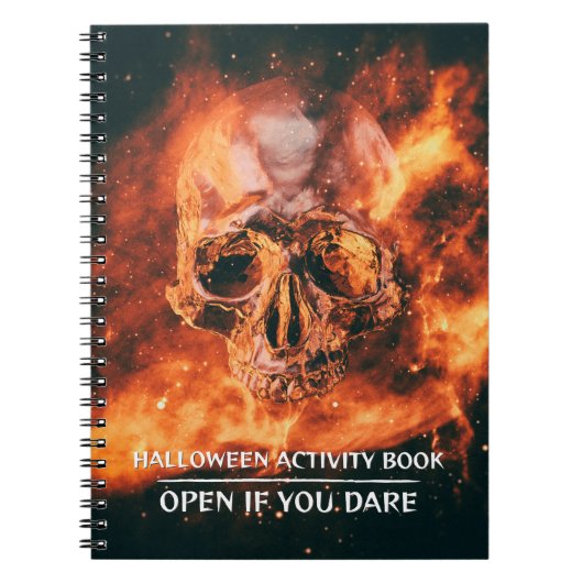Halloween Activity Book. Flaming skull in space Notizblock (Vorderseite)