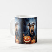 Halloween Airedale mit Pumpkins Beängstigend Kaffeetasse (Vorderseite Links)