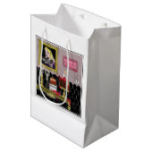 Halloween Alice in der Wunderland-Teatime-Geschenk Mittlere Geschenktüte (Vorderseite Schrägansicht)