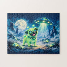 Halloween-Alien-Mops mit nächtlichem Raumschiff