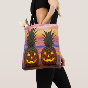 Halloween-Ananas-Kürbislaternen an einem Strand Tasche