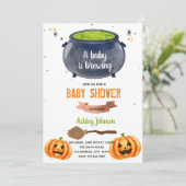 Halloween Baby ist Braueinladung Einladung (Stehend Vorderseite)