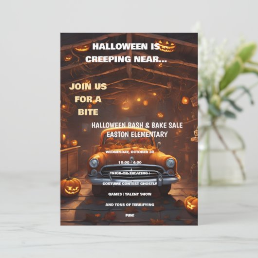 Halloween Bash Einladung mit Orange Car (Stehend Vorderseite)