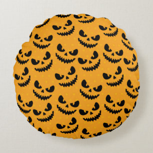 Halloween: beängstigende Gesichter, Vintager Stil. Rundes Kissen