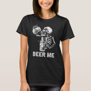 Halloween Beer Me Skeleton Beängstigendes leckeres T-Shirt