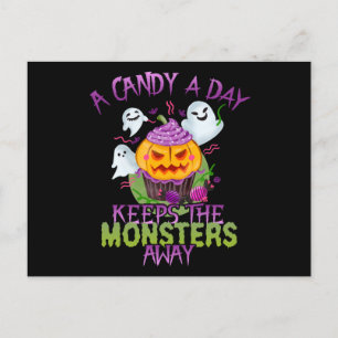 Halloween Behalte ein Bonbons am Tag die Monster w Postkarte