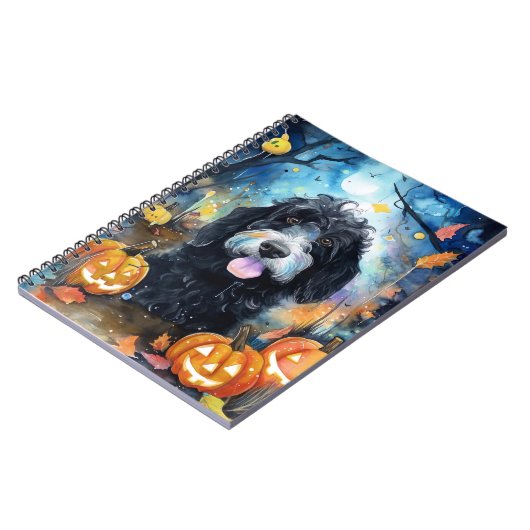 Halloween Bernedoodle mit Pumpkins Beängstigend Notizblock (Linke Seite)