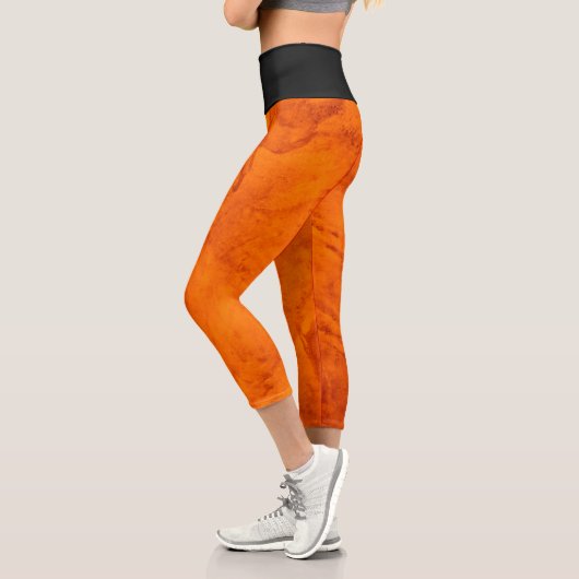 Halloween-Betonwand und schwarz Capri Leggings (Links)
