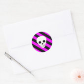 Halloween Black and Hot Pink Stripes Pattern Runder Aufkleber (Umschlag)