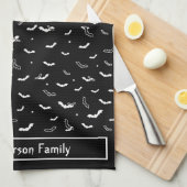 Halloween Black and White Flying Bats Muster Geschirrtuch (Viertel Falte)