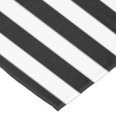 Halloween Black and White Stripes Gemustert Tischdecke (Schrägansicht)
