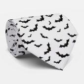 Halloween Black Bats Random Muster White BG Krawatte (Gerollt)