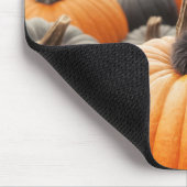 Halloween Black Kitten on a Pumpkin Mousepad (Ecke)