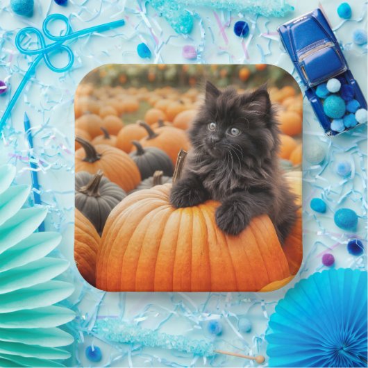 Halloween Black Kitten on a Pumpkin Pappteller (Party)
