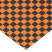 Halloween Black und Orange Checkered Tischdecke (Schrägansicht)