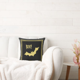 Halloween BOO Throw Kissen von Poet Adiela Akoo