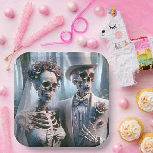 Halloween-Bräuche im Wald Pappteller (Party)