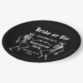 Halloween Bridge oder Die Skeleton Junggeselinnen- Pappteller (Schrägansicht)