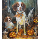 Halloween Brittany Spaniel mit Pumpkins Beängstige Duschvorhang (Vorderseite)