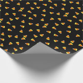 Halloween Candy Corn Muster schwarzes Geschenkpapi Geschenkpapier (Ecke)