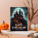 Halloween Castle Pumpkins Moon Card Karte<br><div class="desc">Stellen Sie sich eine faszinierende Halloween-Grußkarte vor, die eine Atmosphäre des Mysteriums und der Verzauberung schafft. Die Karte zeigt eine atemberaubende Abbildung eines großen Schlosses, das auf einer Klippe steht und von einer unheimlichen und magischen Landschaft umgeben ist. Unter dem Licht eines Vollmonds wirft das Schloss eine jagende Silhouette gegen...</div>