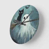 Halloween Cat and Ghost Flying on Broom Runde Wanduhr (Winkel)