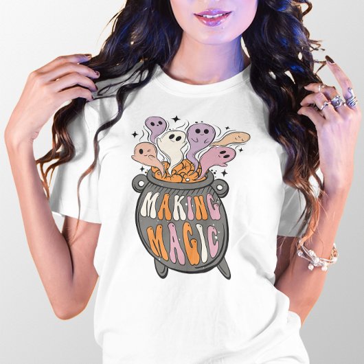 HALLOWEEN CAULDRON MAKING MAGIC GHOSTS T-Shirt