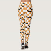 Halloween Checkerboard Spooky Fledermäuse Moderner Leggings (Rückseite)