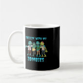 Halloween Chillin mit meinen Zombies Jungs Mädchen Kaffeetasse (Links)