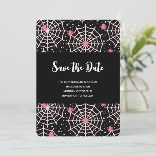 Halloween Cobnets & Spiders Pattern Save The Date (Stehend Vorderseite)