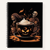 Halloween Coffee Art – Spooky Latte with Skeletons Notizblock (Vorderseite)